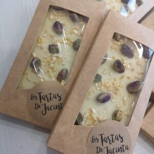 Tableta de Chocolate Blanco, Pistacho y Fruta de la Pasión 100 Gr.
