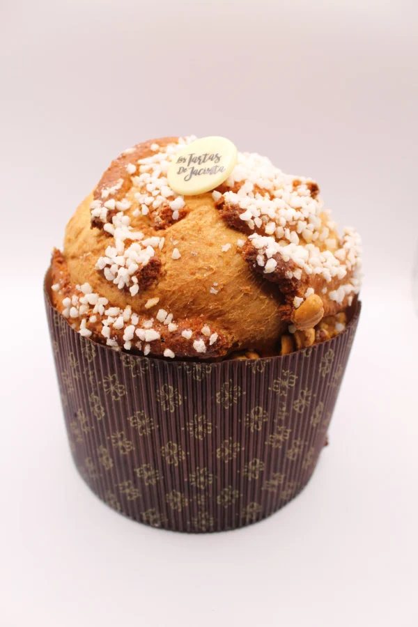 Panettone de Chocolate Gold y Avellanas Caramelizadas