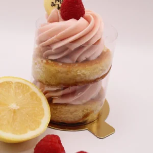 Tarta individual de limón y frambuesa